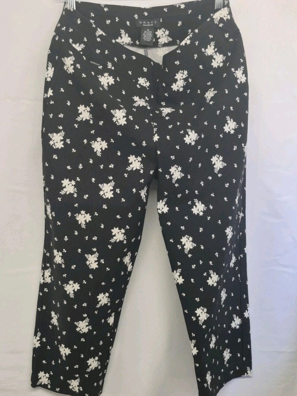 GRACE The Perfect Fit– Black & White Floral Stretch Leggings – Women's M - Picture 4 of 10